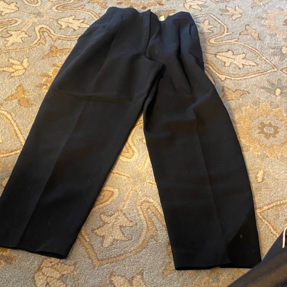 Lord & Taylor ladies Black Trousers size 6 WOOL and lined $30
